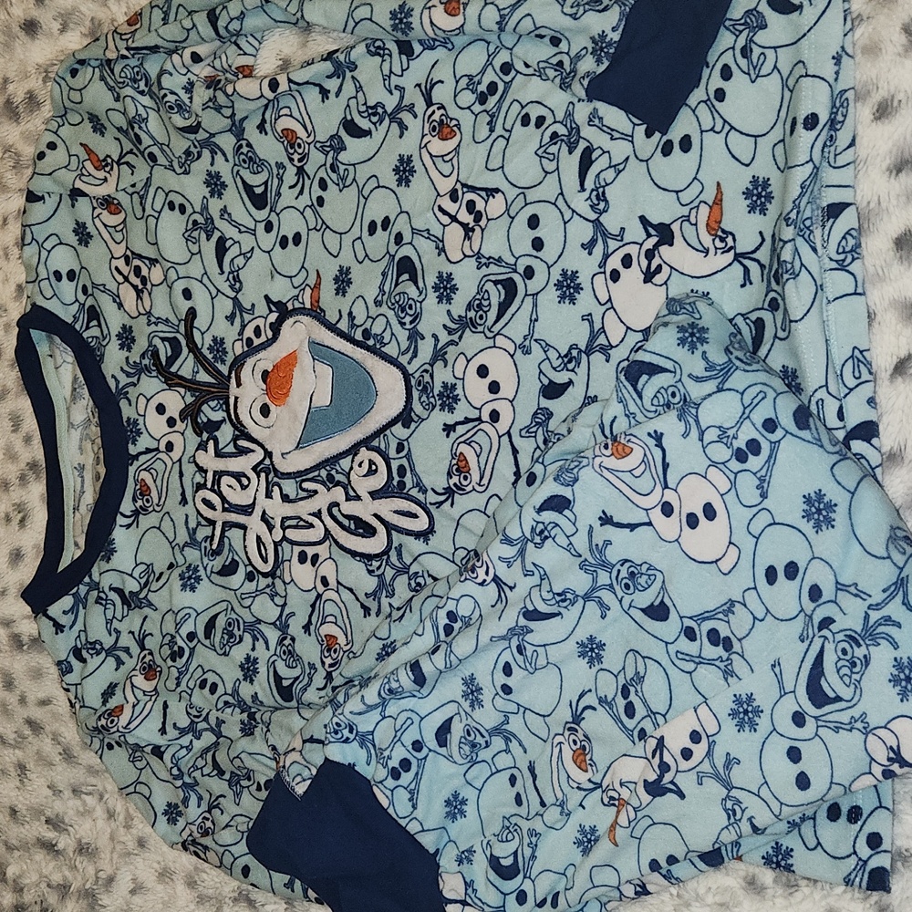 Disney Olaf pajama set